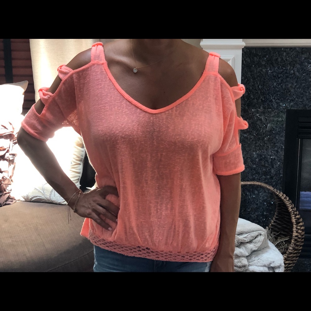 Jessica Simpson open shoulder top